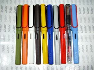 LAMY Safari 시리즈 만년필의 다양한 색상