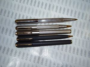 단종된 LAMY Persona 시리즈. 위에서부터 만년필, 볼펜