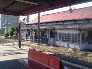 홈에서 본 구 역사 (2007년 1월)