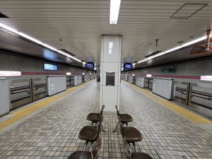 승강장 (2022년 1월)