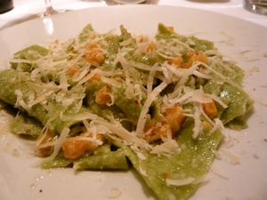 파르미자노 치즈와 호박을 곁들인 라사녜테