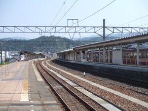 재래선 승강장(2006년 8월, 2번 승강장에서)