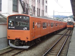 과거 오메·이쓰카이치선에서 사용되었던 201계 (오메역)