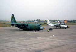 미국 공군의 MC-130H과 나란히 있는 인도 공군의 사틀레지