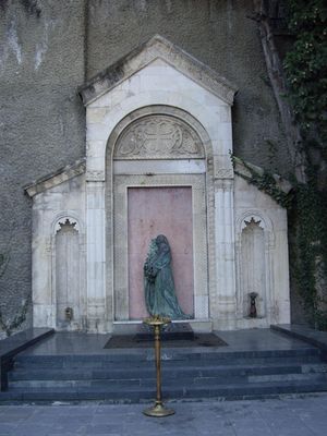 므타츠민다 판테온}}에 있는 일리아 차브차바제의 묘