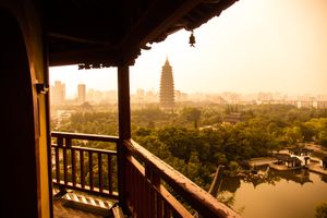 창저우 구시가지의 공원과 탑.