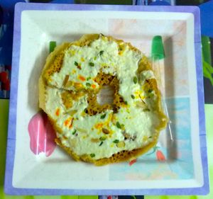 라자스탄의 인기 있는 달콤한 디저트인 게바르