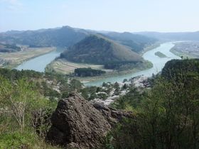 기미마치자카와 칠좌산
