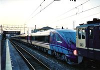 쓰루타역(鶴田駅)에서 볼 수 있었던 신조 기관차의 수송