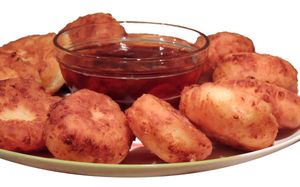 시르니키}} with raisins