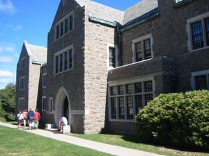 학내에 현존하는 가장 오래된 학생 기숙사 중 하나인 블랙스톤 하우스