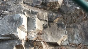 서재로 도로 사면에 노출된 노두 (근접 촬영)대구광역시 달성군 다사읍 서재리 692-1