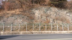 북다사 나들목 북동쪽 다사로 도로변의 노두대구광역시 달성군 다사읍 이천리 295-2