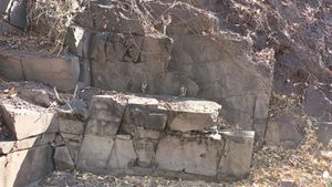 달성군 다사읍 매곡리 산 25-7다사역 부근의 칠곡층 노두이다.