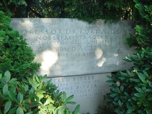 쿠르트 알더의 묘지