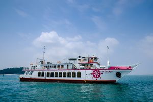 낮에 찍힌 월미유람선