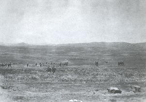 폴라틀르 고지로 접근하는 그리스 보병