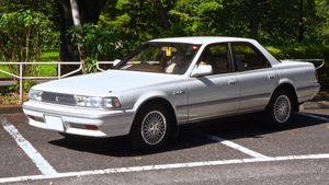 토요타 크레스타(1991년형 2.5 슈퍼 루센트 G 사양) 정측면