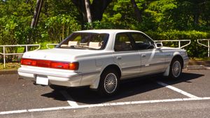 토요타 크레스타(1991년형 2.5 슈퍼 루센트 G 사양) 정측면