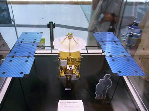 탐사선 "하야부사" (사가미하라 시립 박물관 2010년 7월 30일 촬영)