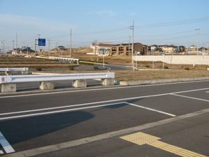 토지 구획 정리 사업 중인 역 앞 (2007년 1월)