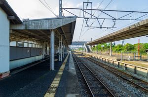 역 구내 (2012년 5월)