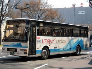 슈퍼 크루저 HD(접이식 문 사양) KC-LV781R 야마코 버스