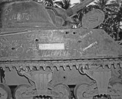 1식 47mm 포에 의한 M4A3 중전차의 차체 측면의 관통공