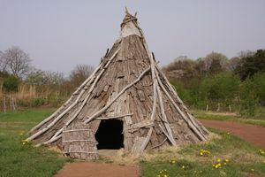 나무껍질葺 수혈식 건물