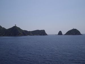 오른쪽이 사타미사키 등대, 왼쪽이 전망대 공원(2013년에 전망대는 해체됨)