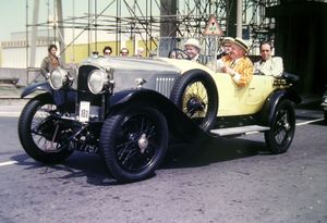 E타입 "30/98""벨록스"라는 애칭을 가진 직선적인 오픈 바디. 30/98에 장착된 바디 형식이다. 또한 동시대의 D타입은 휠베이스 외에는 구별이 어려운 외형을 가지고 있다