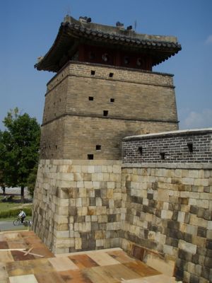 남서쪽에서 본 모습