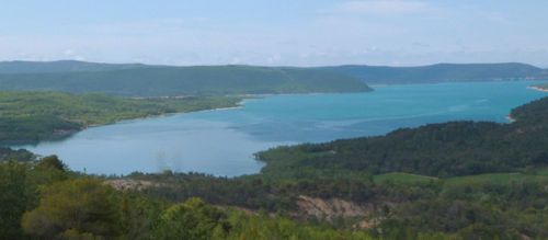 생크루아 호수의 모습