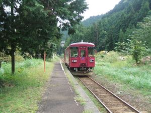 승강장 모습열차(306호차) 정차 중