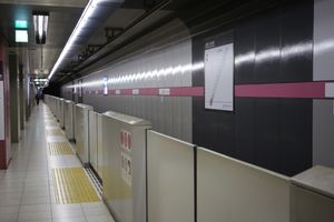 카미이다선 승강장 (2017년 2월 4일)