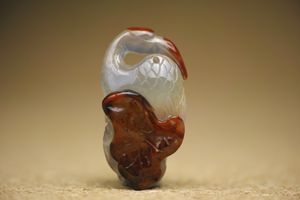 멕시코산 마노를 사용한 황새 조각품