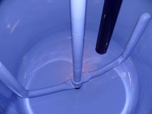 유리 라이닝 화학 반응기 내부