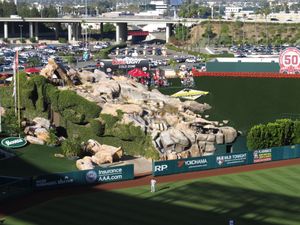 "캘리포니아 스펙터클"로도 알려진 중앙 필드 암석 더미