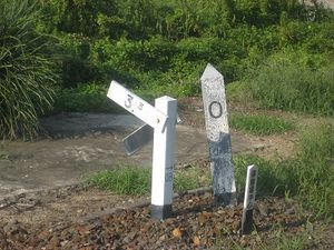 기세이 본선의 기점을 나타내는 킬로미터 포스트 (2007년 9월)