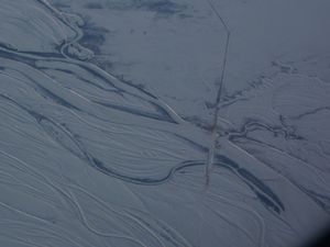 하바롭스크에서 약 40km 북동쪽, 아무르강의 지류를 건너는 아이스 로드