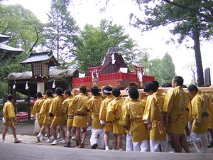 야마나시현 후지요시다시 후지산시타미야 코무로 아사마 신사의 후지산 모양 신여