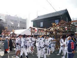 신여 크기 비교 (왼쪽부터 마을회 어른 신여, 어린이 신여, 본사 신여, 다시)