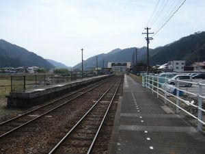 플랫폼 (아오쿠라 방면에서 바라봄)