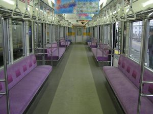 개조된 차량 내부 (2006년 이전 리뉴얼)