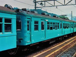 말년의 오이토 선 도색 차량. 중앙은 쿠모하 54101.