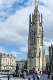 페이 베를랑 탑(생탕드레 대성당)