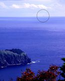 울릉도에서 망원렌즈가 아닌 일반렌즈로 독도(다케시마)를 촬영한 사진