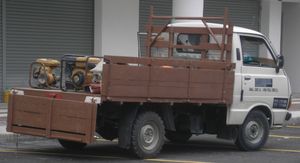 토요타 하이에이스 트럭(후기형) 후측면