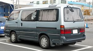 토요타 하이에이스(왜건 슈퍼 커스텀 전기형) 후측면