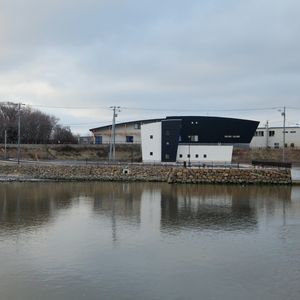 모요로 패총관(2013년 4월)